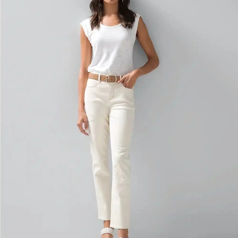 WHBM High Rise Straight Jeans Cream color with Tonal White‎ Floral Beading sz 8L